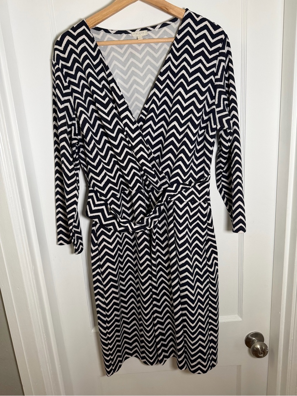 Talbots Midi Dress Women's Size large Black White Chevron Print V Neck 3/4 Sleev